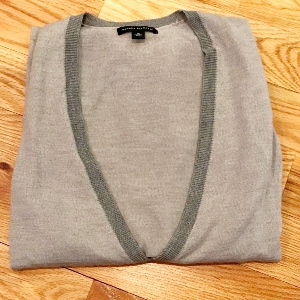 Banana Republic 100% Merina Wool Grey Cardigan Sweater Women's XS Neutral EUC